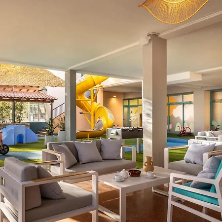 Sunny By Valamar 3* מאקרסקה