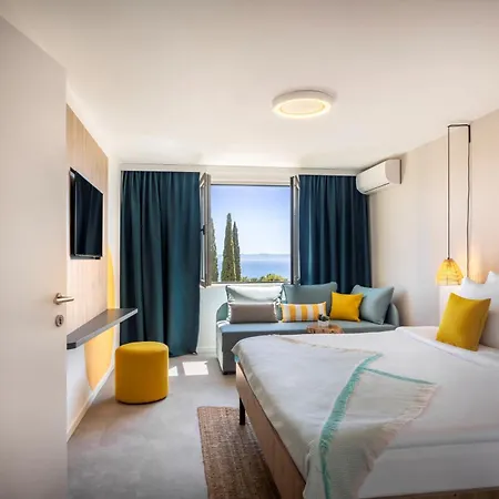 Hotel Sunny By Valamar 3*