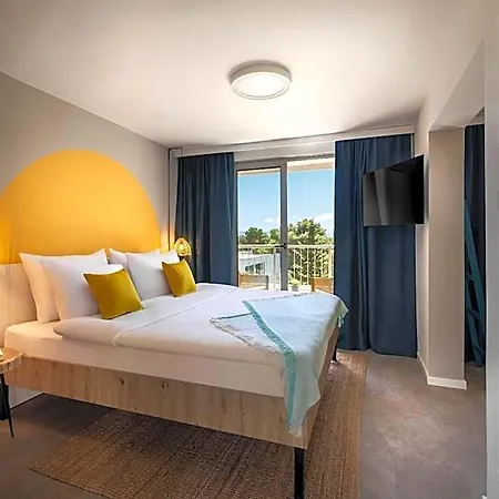 Sunny By Valamar Hotel 3*