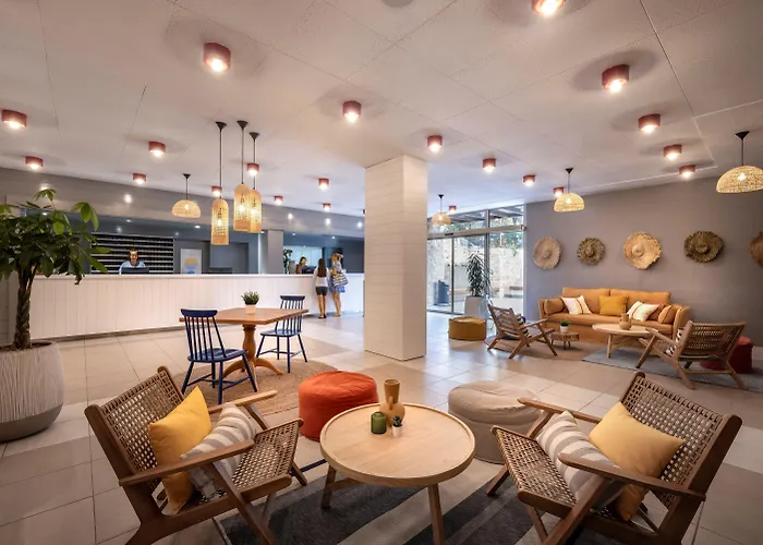 Sunny By Valamar Hotel