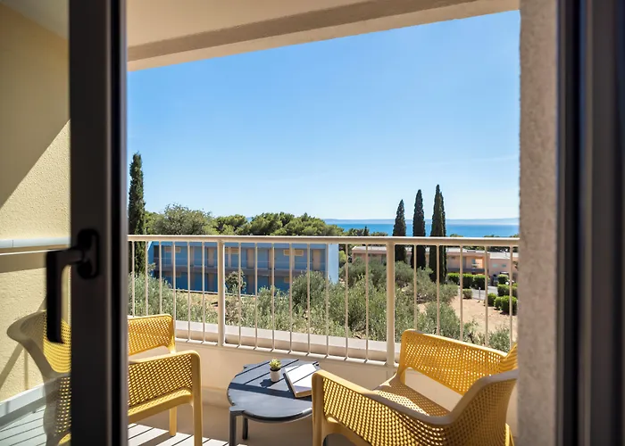 Sunny By Valamar Hotell